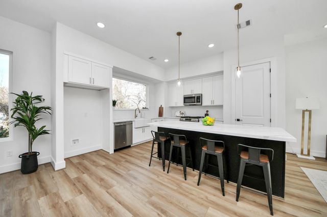 4804 Elysian Street B, Houston, TX 77009