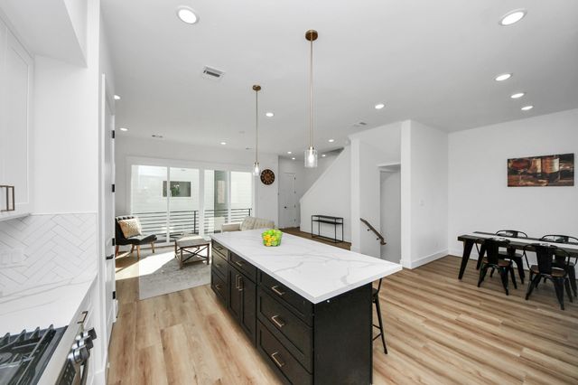 4804 Elysian Street B, Houston, TX 77009