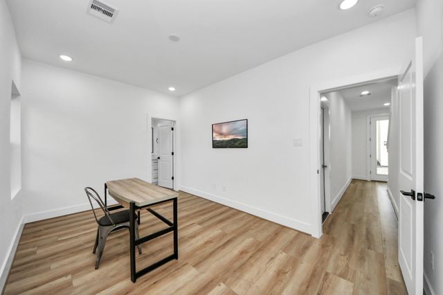 4804 Elysian Street B, Houston, TX 77009