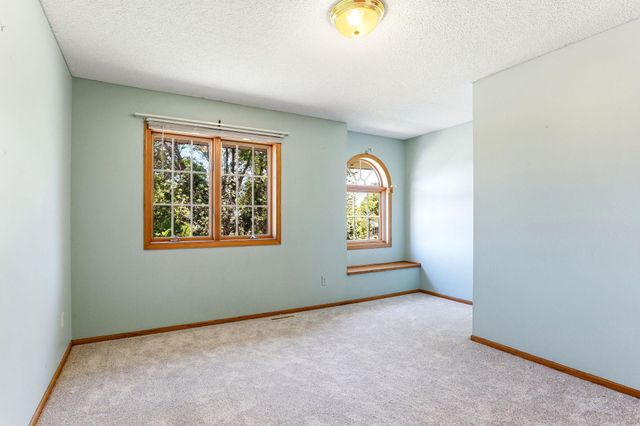 6980 137th Avenue NW, Anoka, MN 55303