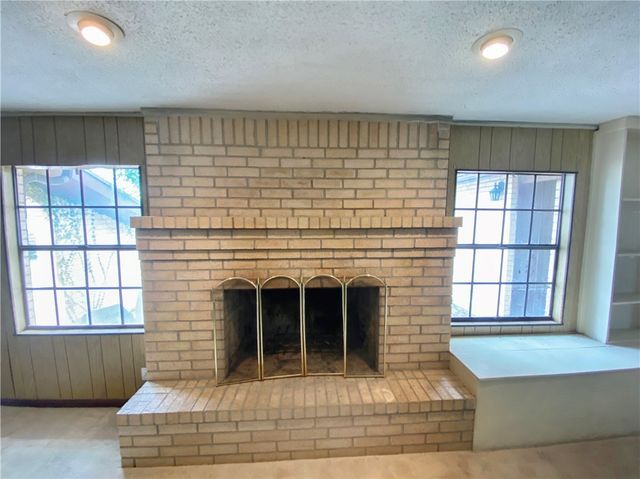 908 Fannin St, George West, TX 78022