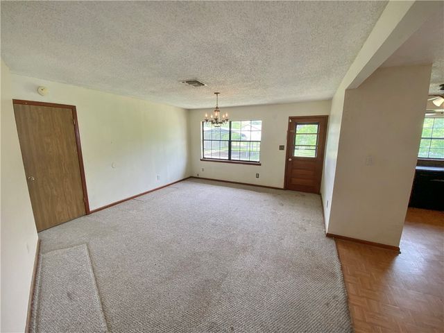 908 Fannin St, George West, TX 78022
