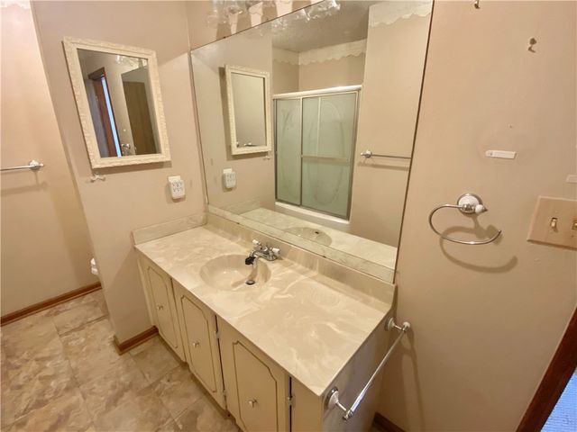 908 Fannin St, George West, TX 78022