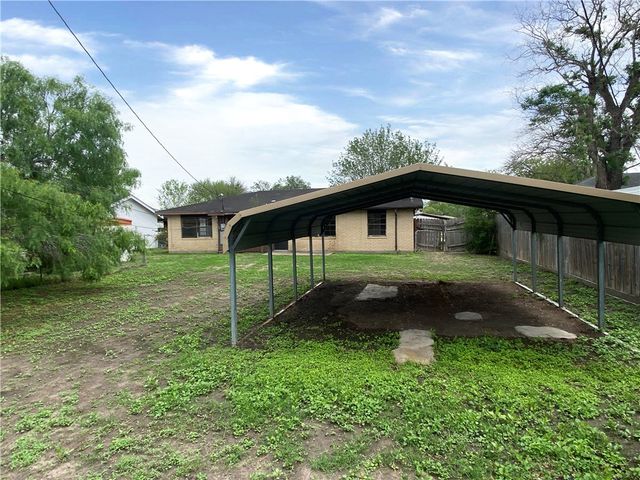908 Fannin St, George West, TX 78022