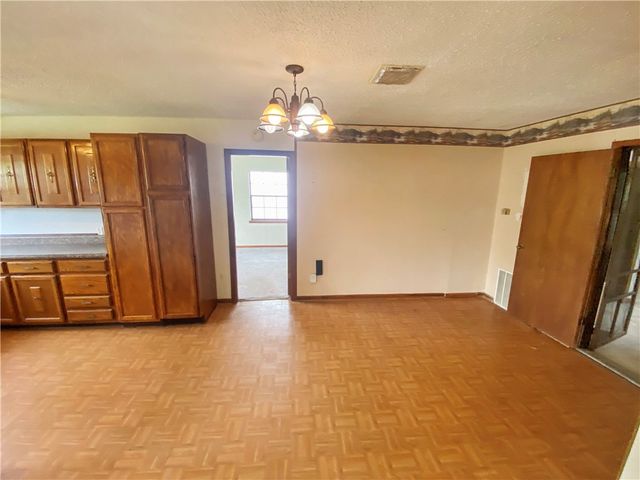 908 Fannin St, George West, TX 78022