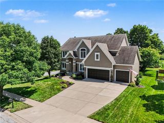 2901 W 144th Terrace, Leawood, KS 66224