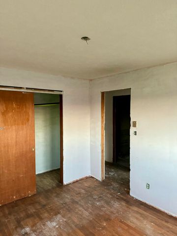 854 S Crystal Avenue, Benton Harbor, MI 49022