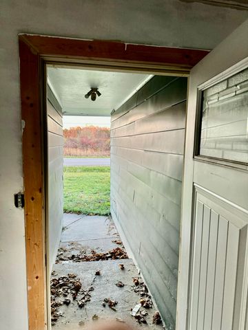 854 S Crystal Avenue, Benton Harbor, MI 49022