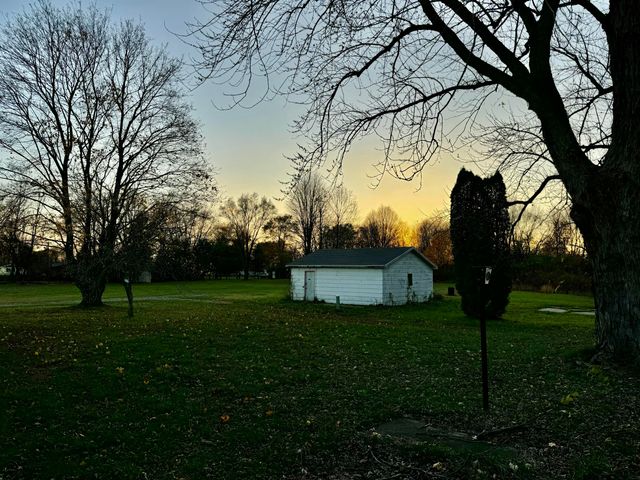 854 S Crystal Avenue, Benton Harbor, MI 49022