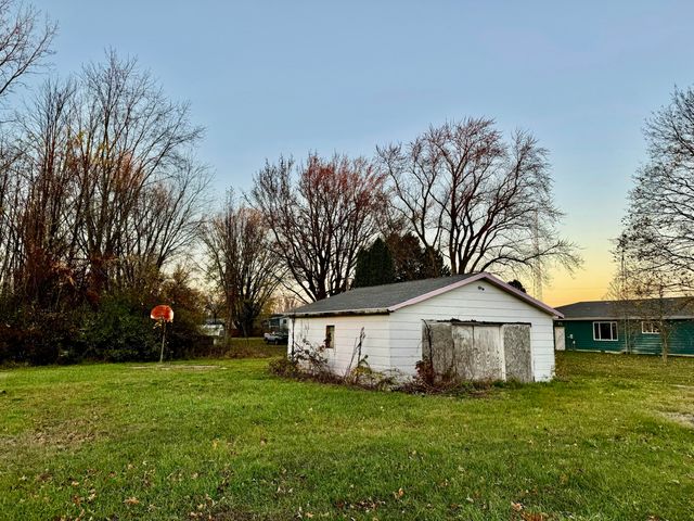 854 S Crystal Avenue, Benton Harbor, MI 49022