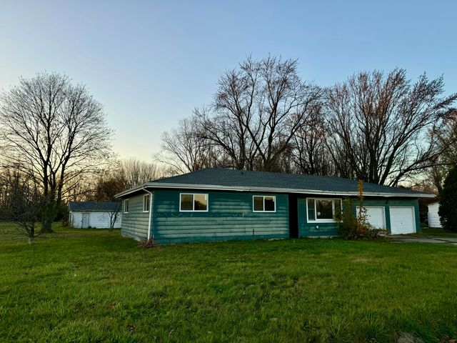854 S Crystal Avenue, Benton Harbor, MI 49022