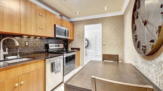 3000 S Ocean Drive 920, Hollywood, FL 33019