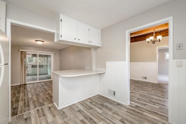 461 S Westview Dr, Derby, KS 67037