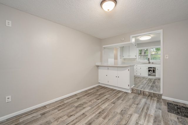 461 S Westview Dr, Derby, KS 67037