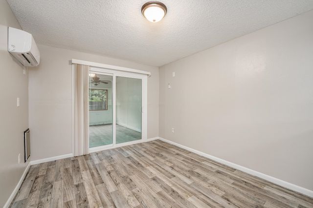 461 S Westview Dr, Derby, KS 67037