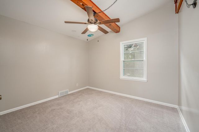 461 S Westview Dr, Derby, KS 67037