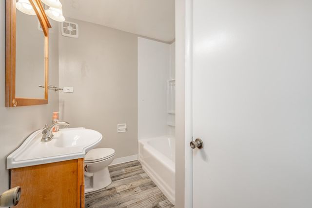 461 S Westview Dr, Derby, KS 67037