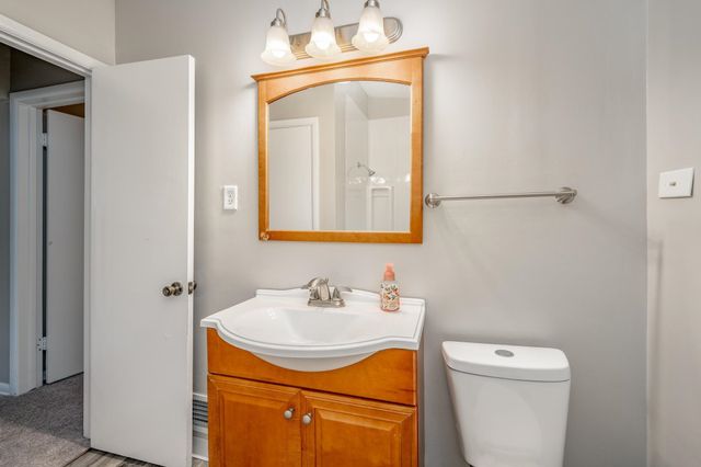 461 S Westview Dr, Derby, KS 67037