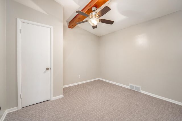 461 S Westview Dr, Derby, KS 67037