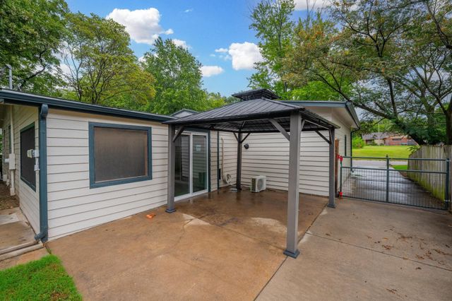 461 S Westview Dr, Derby, KS 67037
