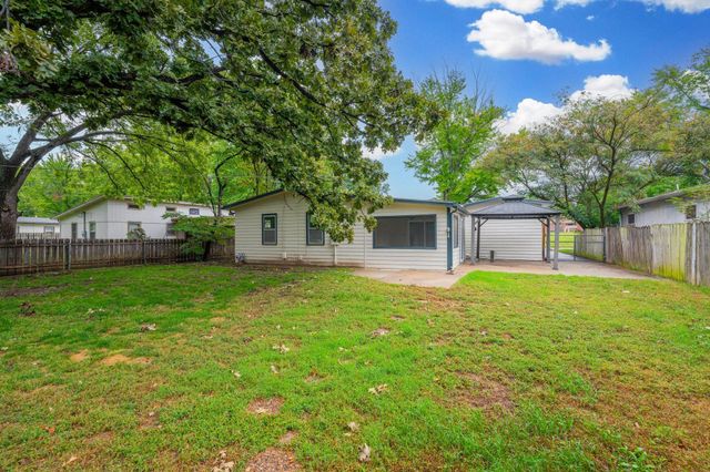 461 S Westview Dr, Derby, KS 67037