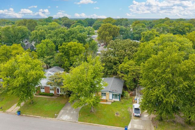 461 S Westview Dr, Derby, KS 67037