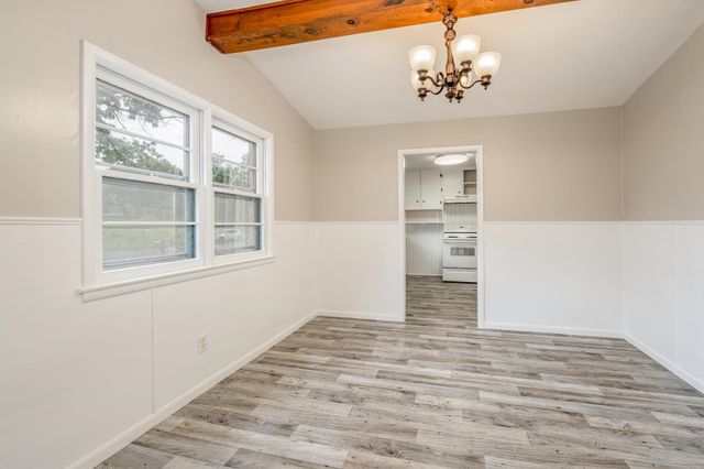 461 S Westview Dr, Derby, KS 67037