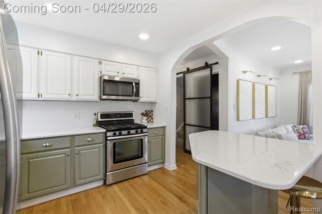 2304 E 4th Street, Royal Oak, MI 48067