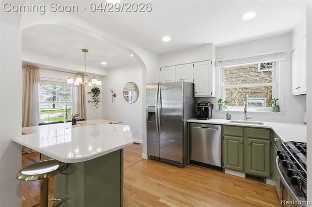 2304 E 4th Street, Royal Oak, MI 48067