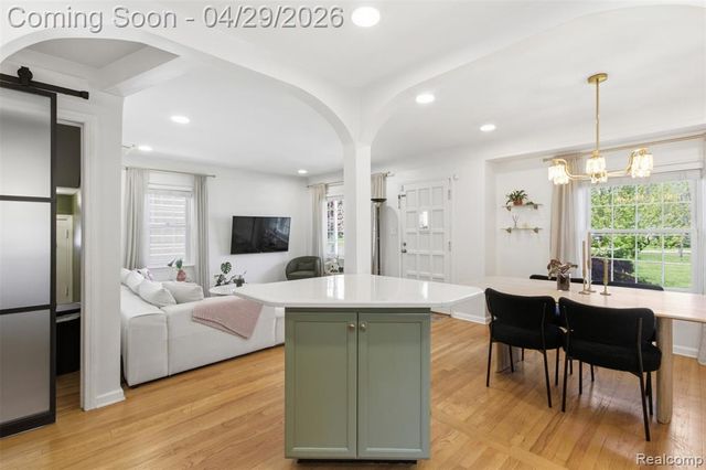 2304 E 4th Street, Royal Oak, MI 48067