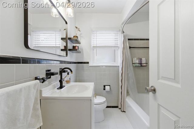 2304 E 4th Street, Royal Oak, MI 48067