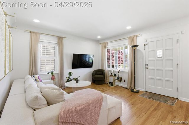 2304 E 4th Street, Royal Oak, MI 48067