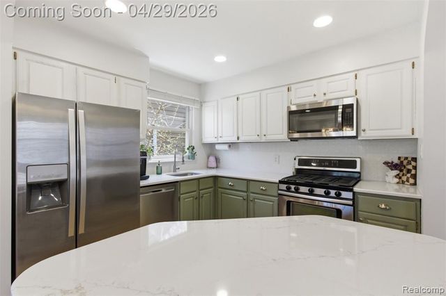 2304 E 4th Street, Royal Oak, MI 48067