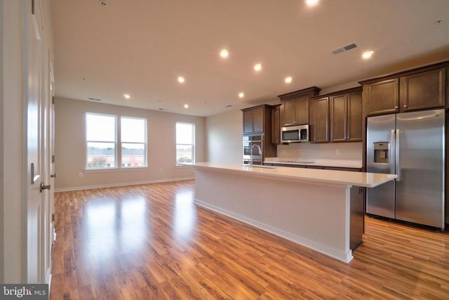 20285 NEWFOUNDLAND SQ, Ashburn, VA 20147