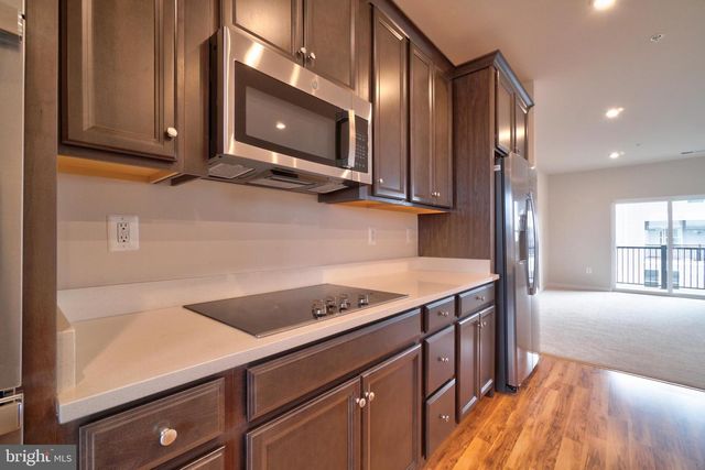 20285 NEWFOUNDLAND SQ, Ashburn, VA 20147
