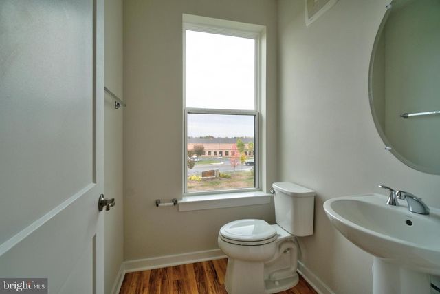20285 NEWFOUNDLAND SQ, Ashburn, VA 20147
