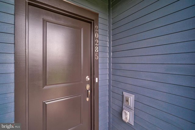 20285 NEWFOUNDLAND SQ, Ashburn, VA 20147