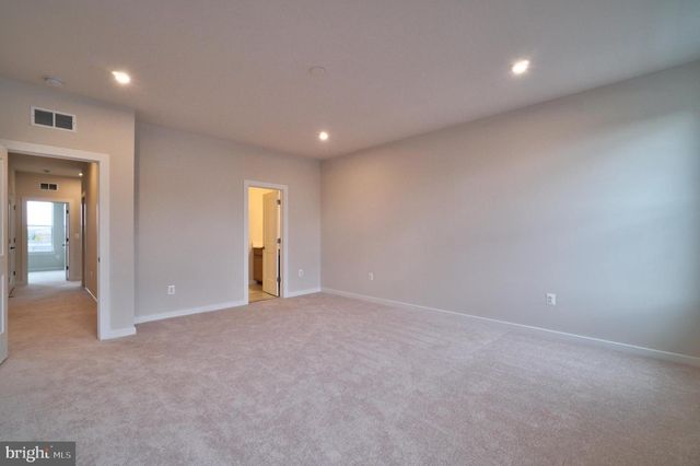 20285 NEWFOUNDLAND SQ, Ashburn, VA 20147