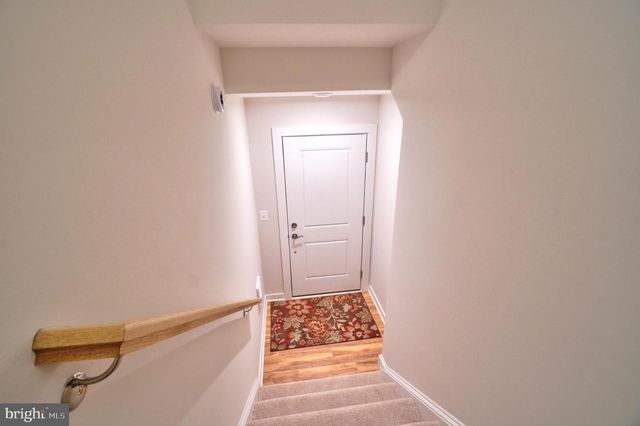 20285 NEWFOUNDLAND SQ, Ashburn, VA 20147