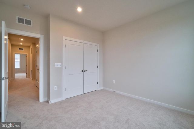 20285 NEWFOUNDLAND SQ, Ashburn, VA 20147