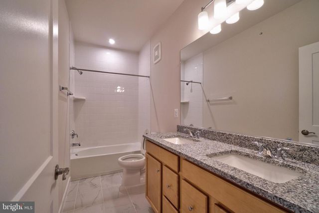 20285 NEWFOUNDLAND SQ, Ashburn, VA 20147