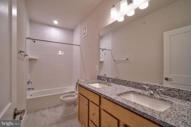 20285 NEWFOUNDLAND SQ, Ashburn, VA 20147
