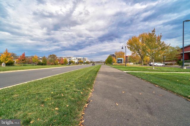 20285 NEWFOUNDLAND SQ, Ashburn, VA 20147