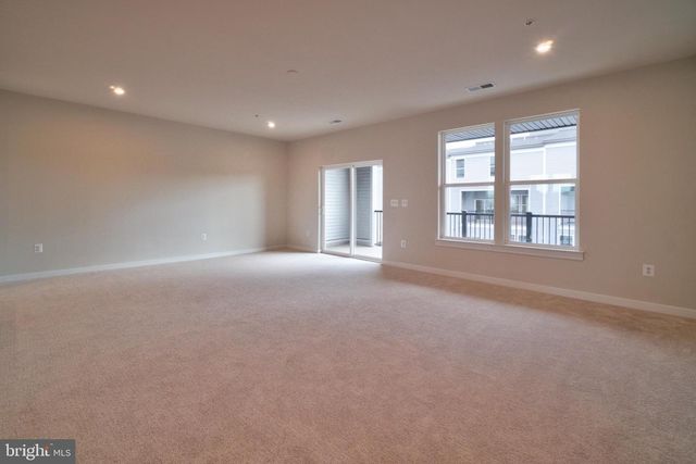20285 NEWFOUNDLAND SQ, Ashburn, VA 20147