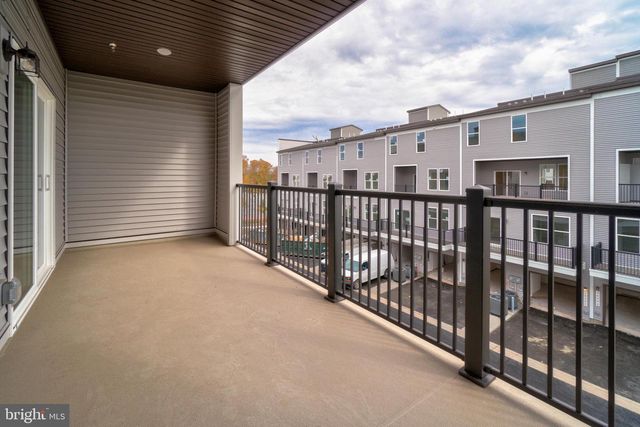 20285 NEWFOUNDLAND SQ, Ashburn, VA 20147
