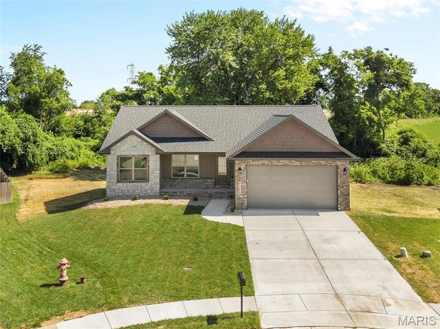 2829 Beth Ann Court, Pontoon Beach, IL 62040
