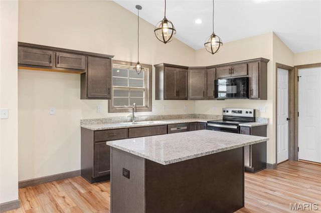 2829 Beth Ann Court, Pontoon Beach, IL 62040