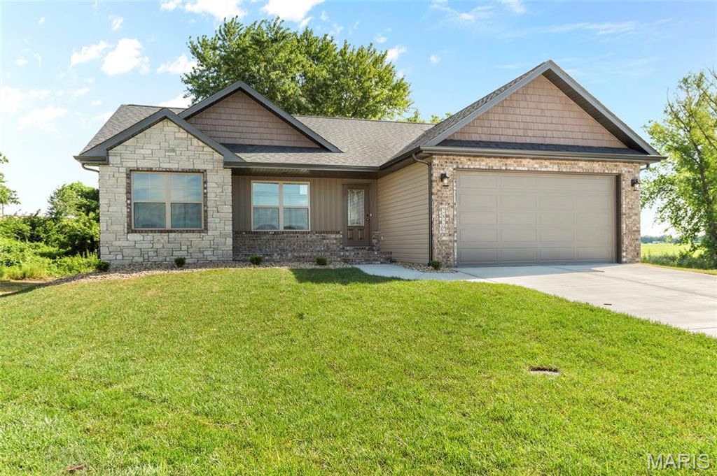 2829 Beth Ann Court, Pontoon Beach, IL 62040