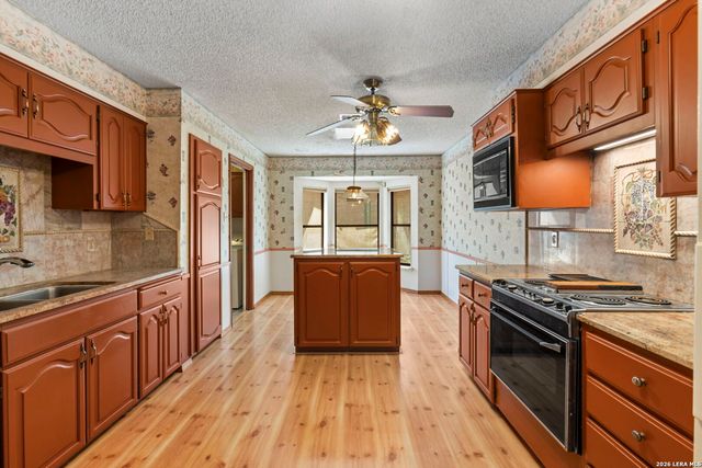 2011 Perennial Dr, San Antonio, TX 78232