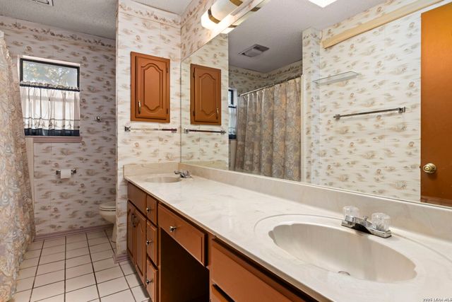 2011 Perennial Dr, San Antonio, TX 78232